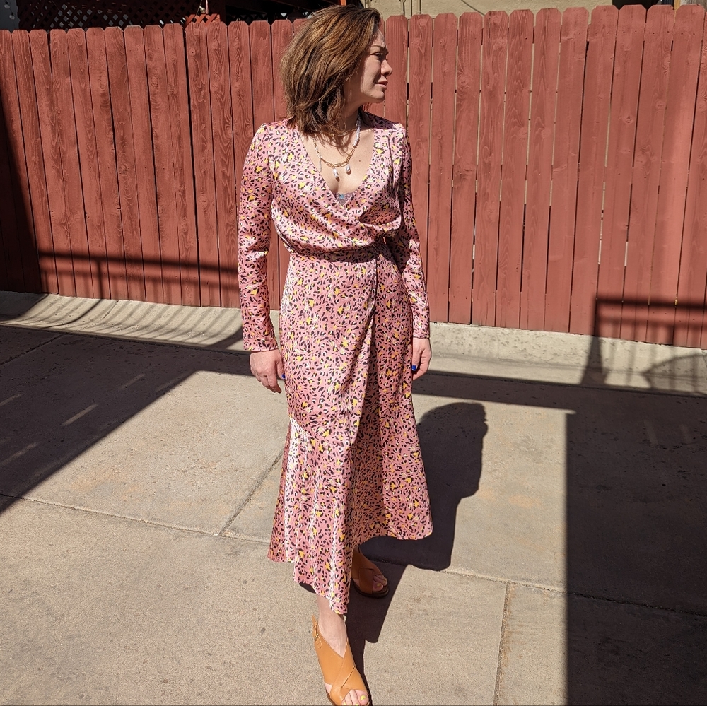 Like New Pink Leopard Print Long Sleeve Satin Midi Wrap Dress small - Picture 4 of 15